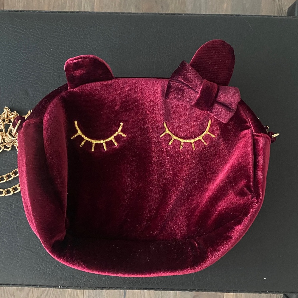 Kids’ Burgundy Velvet Cat Purse with Gold Chain